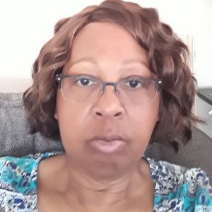 Meet your Posher, Debria